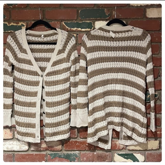 Willow & Clay Sweaters - Willow & Clay Cardigan Size Small